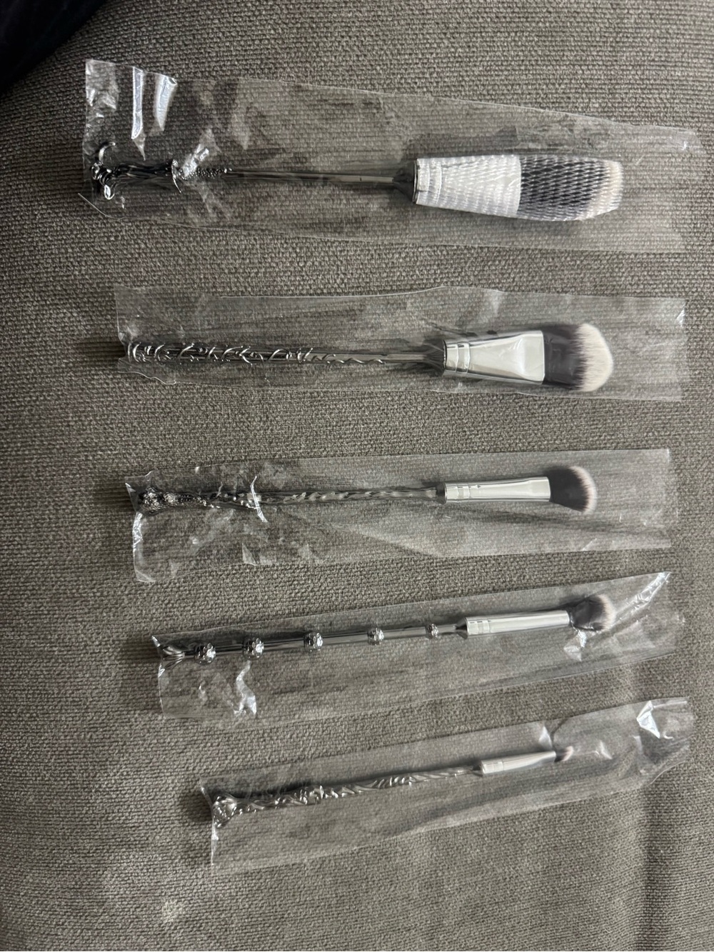 Silver Decorative Makeup Brush Set - Brand